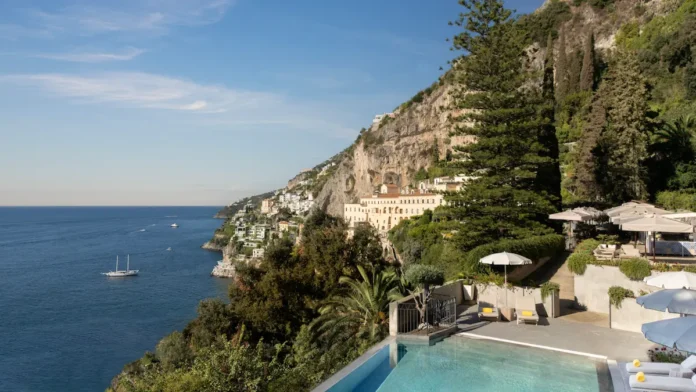 Anantara_Convento_di_Amalfi_Grand_Hotel_Pool_Drone.webp.webp