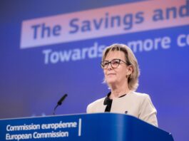 Bruselas critica a los Gobiernos por obstaculizar fusiones bancarias y advierte de que actuará para evitarlo