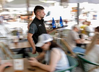 El salario bruto subió un 3,1% en 2025, dos décimas por encima de la inflación