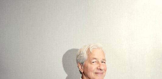 Jamie Dimon, el banquero más poderoso del mundo: “Sé que Europa no ve a EE UU como un amigo, pero lo es. Somos aliados desde la II Guerra Mundial y esa relación, con algunos cambios, continuará” | Negocios
