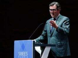 Garamendi llama a los sindicatos a revisar los convenios en los que se complementa el salario durante las bajas