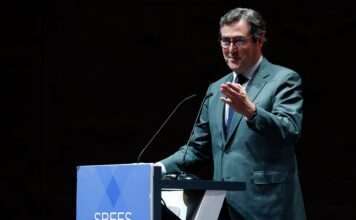 Garamendi llama a los sindicatos a revisar los convenios en los que se complementa el salario durante las bajas