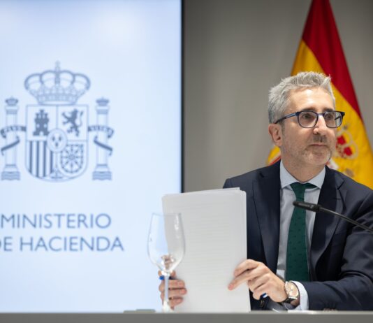 Hacienda intenta seducir a las comunidades peor financiadas con una oferta de déficit personalizado