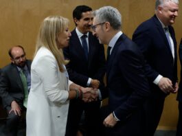 Hacienda ofrece a las comunidades un déficit del 0,1% y recursos récord para el próximo año