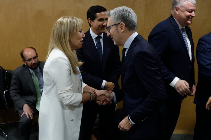 Hacienda-ofrece-a-las-comunidades-un-deficit-del-01-y.jpg