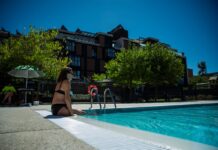 Las piscinas ahogan (económicamente) a los vecinos: los chapuzones son cada vez más caros | Negocios