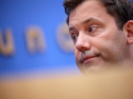 El Gobierno alemán aprueba el proyecto de presupuestos para 2027 con un récord en endeudamiento por el rearme | Economía