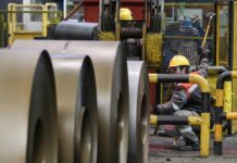 La UE recibe el nuevo acuerdo comercial con Estados Unidos elevando los aranceles al acero al 50%