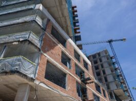 La compra de casas profundiza su caída en mayo con el mayor retroceso en dos años