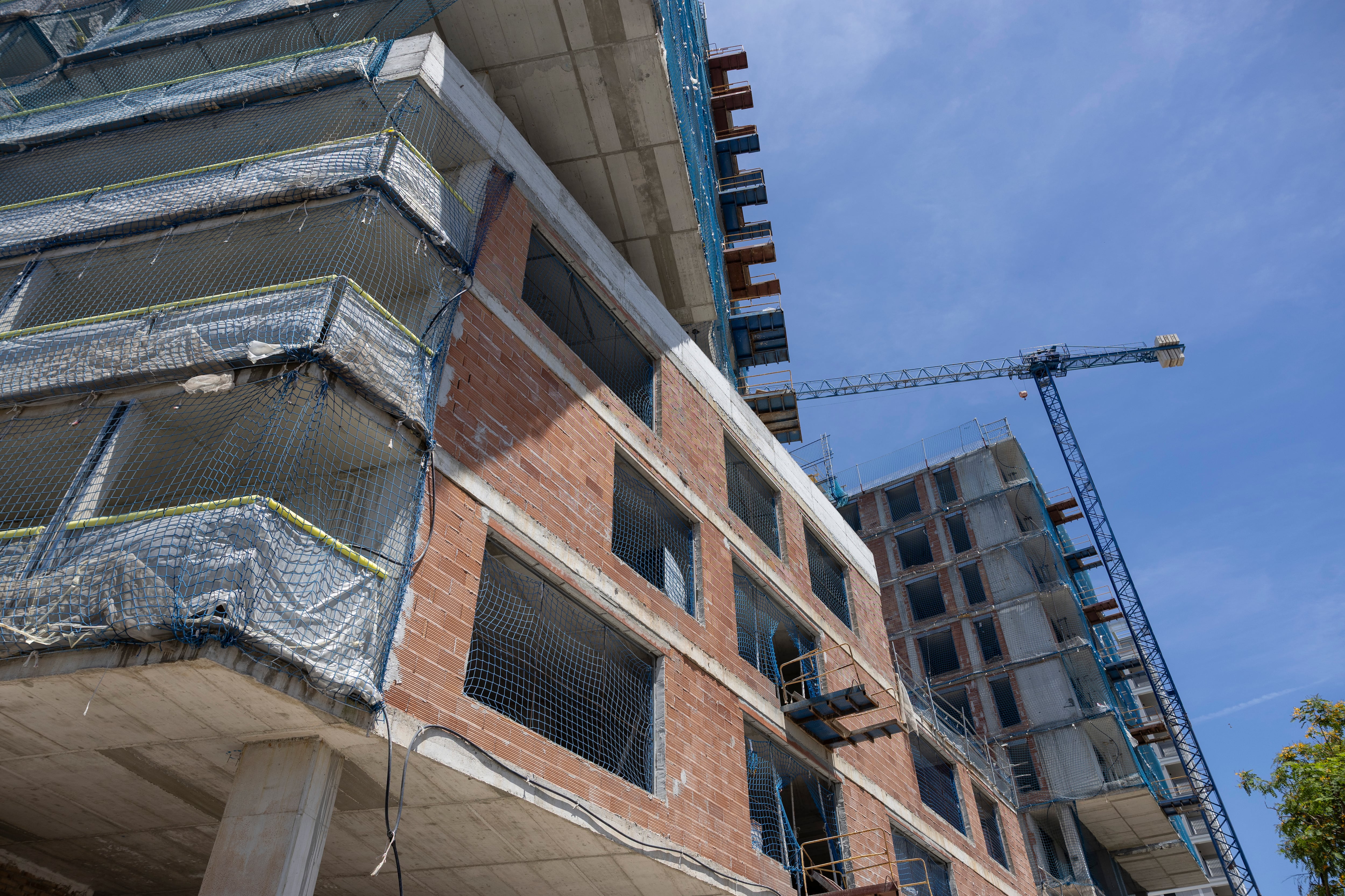 Viviendas de obra nueva en el barrio de La Marina de Barcelona.