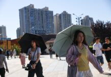 La economía china frena al 4,3% por la debilidad del consumo y la crisis inmobiliaria