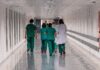 La relación entre las bajas laborales y las listas de espera sanitarias pone el foco sobre las comunidades autónomas
