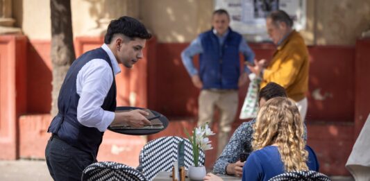 La rotación extrema de personal en la hostelería: una baja por cada nuevo contrato
