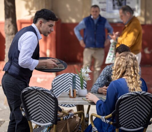 La rotación extrema de personal en la hostelería: una baja por cada nuevo contrato