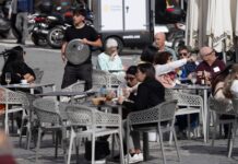 La OCDE dice que el “limitado crecimiento” de los salarios es un “punto débil” para España