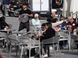 La OCDE dice que el “limitado crecimiento” de los salarios es un “punto débil” para España