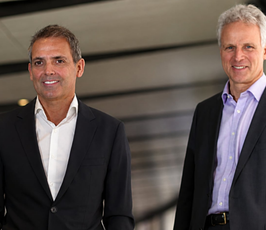 Los dos máximos directivos de Zegona acumulan bonus por 433 millones de euros por la compra de Vodafone