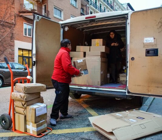 Los latinoamericanos afiliados a la Seguridad Social superan por primera vez a los europeos