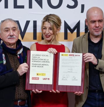 El Gobierno retrasa la aprobación del registro horario pese al ultimátum de los sindicatos y dice que lo tramitará en septiembre