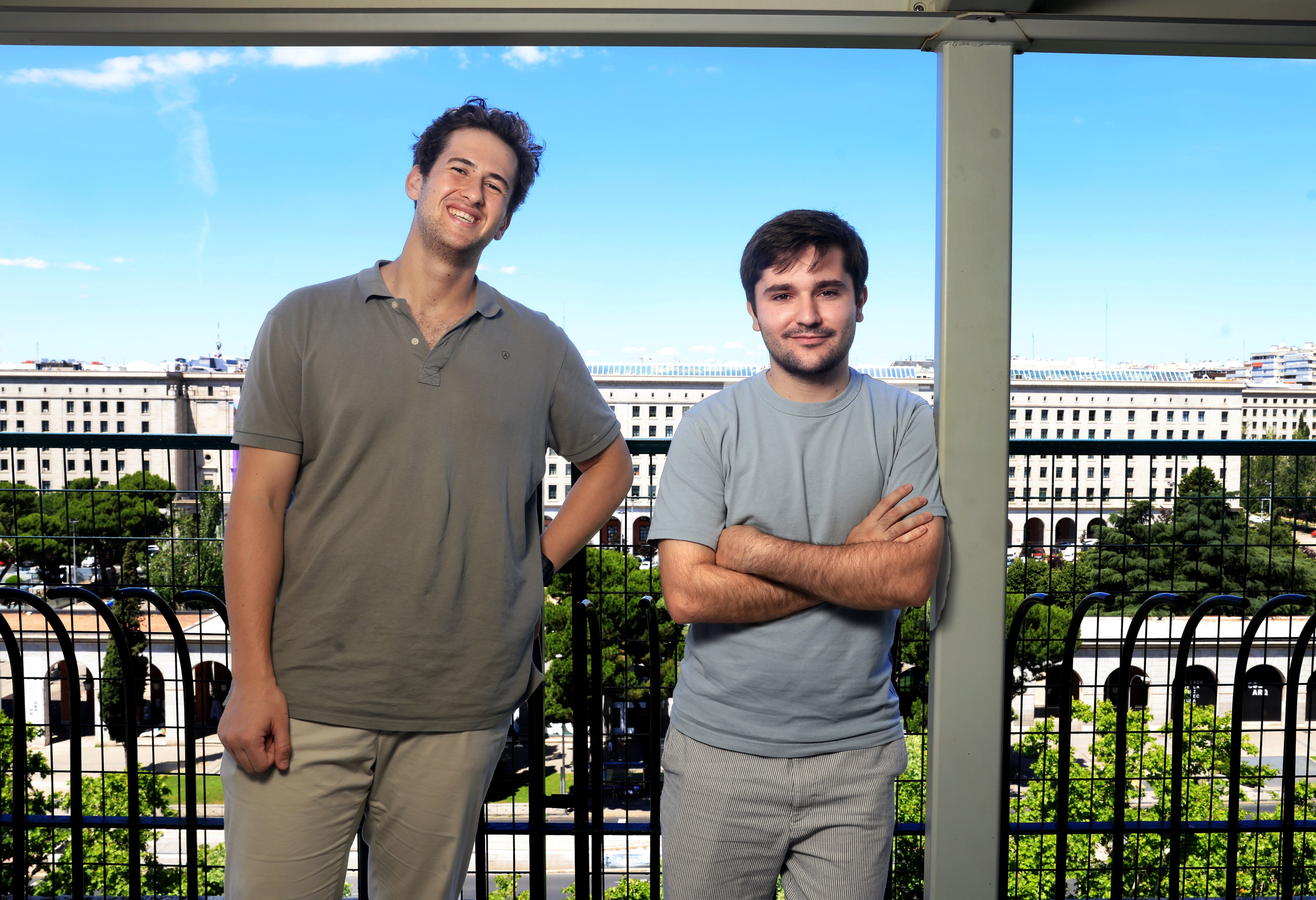Arnau Ayerbe y Pablo Jiménez de Parga, cofundadores de la startup de ventas Throxy en su oficina de Madrid, el pasado 26 de junio.