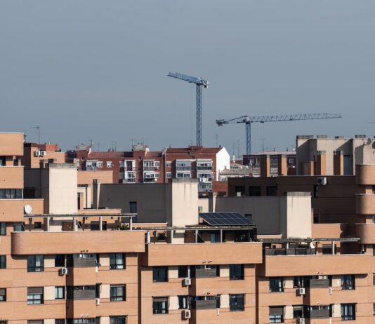 Opciones para hacer frente a la entrada del piso: avales públicos, alquiler con opción a compra o pago diferido | Negocios