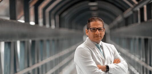 Juan Carlos Aveiga reemplaza a Jaime Bernabé en el Ministerio de Salud | Ecuador | Noticias