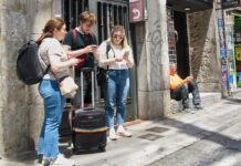 Los vecinos dicen basta y ponen coto al alquiler turístico | Negocios
