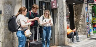 Los vecinos dicen basta y ponen coto al alquiler turístico | Negocios