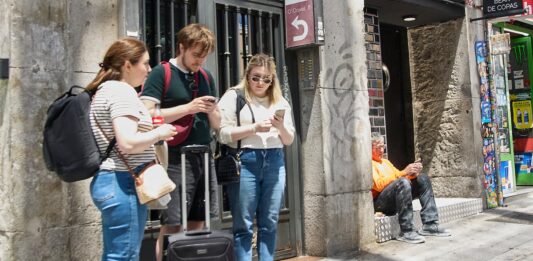 Los vecinos dicen basta y ponen coto al alquiler turístico | Negocios
