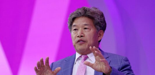 Bolsa: La salida del presidente de Shein complica su debut en Hong Kong | Opinión