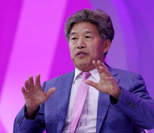 Bolsa: La salida del presidente de Shein complica su debut en Hong Kong | Opinión