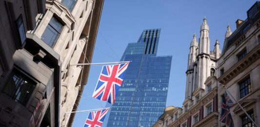 La City resiste mejor el Brexit que la economía británica | Carta del corresponsal