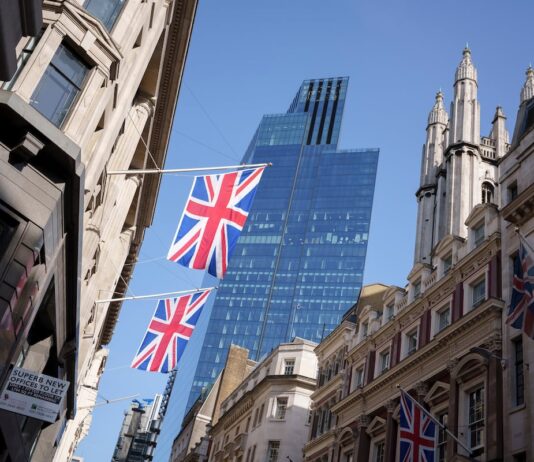 La City resiste mejor el Brexit que la economía británica | Carta del corresponsal