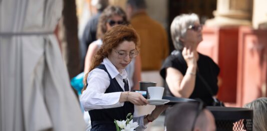 Trabajo rehará el proyecto contra la brecha salarial en las empresas tras el rechazo de los sindicatos a la primera propuesta