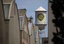 Una jueza bloquea temporalmente el acuerdo entre Paramount y Warner para crear el mayor grupo audiovisual de Estados Unidos