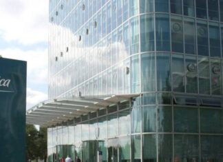 Telefónica pacta con los sindicatos el recorte de 1.100 empleos en Alemania y el cierre de 60 tiendas | Empresas