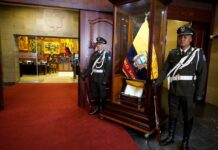 Asamblea Nacional se reúne en Guayaquil a rendir homenaje a la ciudad y entrega 22 condecoraciones | Política | Noticias