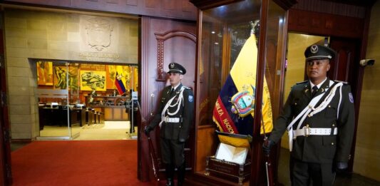 Asamblea Nacional se reúne en Guayaquil a rendir homenaje a la ciudad y entrega 22 condecoraciones | Política | Noticias