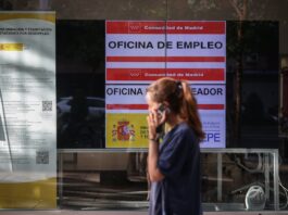 El paro de los extranjeros repunta ligeramente en plena regularización, pese a que casi siempre retrocede en junio | Economía