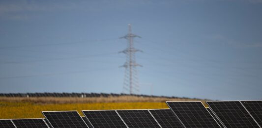 Bruselas propone duplicar el uso de electricidad de la Unión Europea para 2040 | Economía